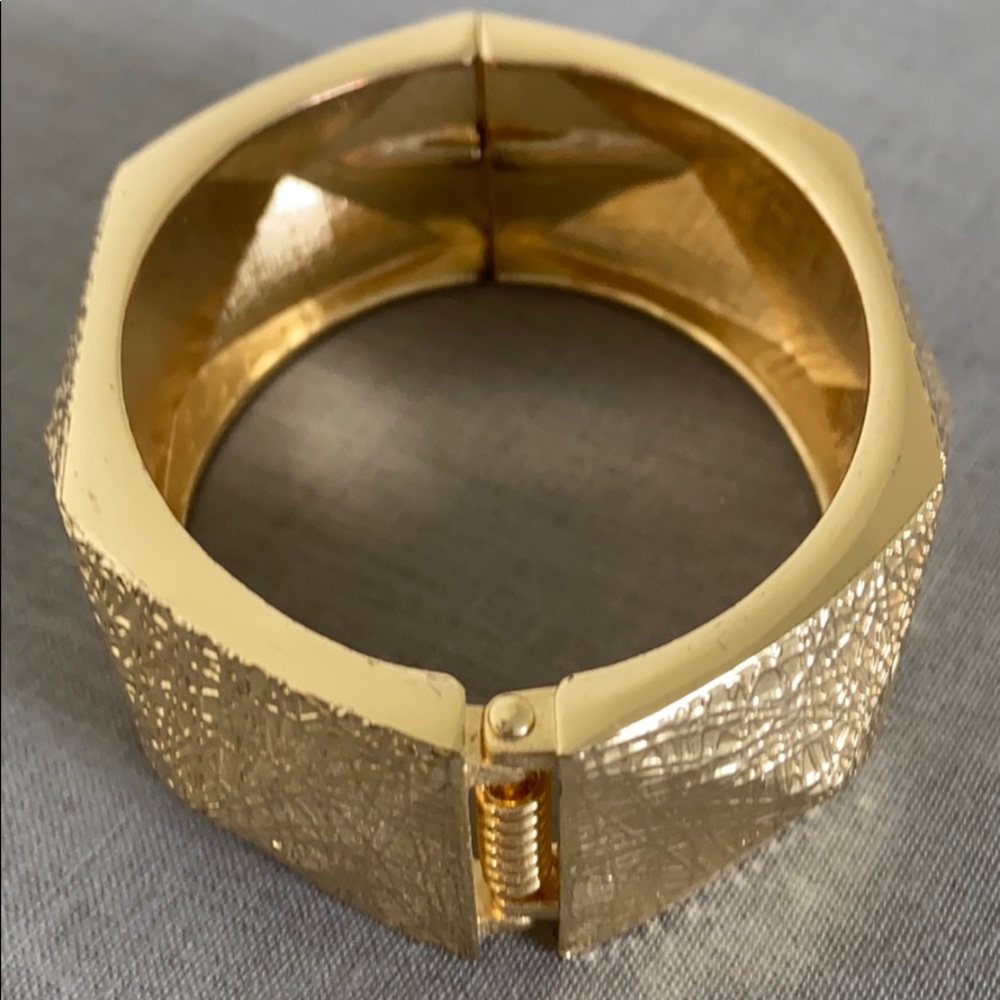 Gold Bracelet - Picture 5 of 5